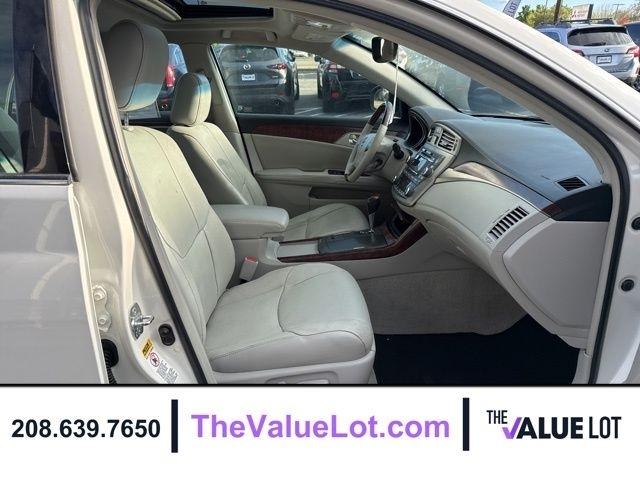 Toyota Avalon  2011