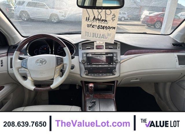 Toyota Avalon  2011