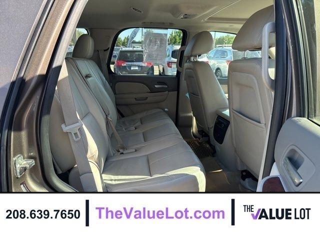 Chevrolet Tahoe  2011