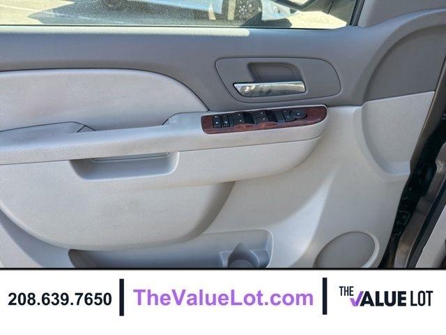 Chevrolet Tahoe  2011