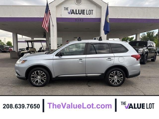 2017 Mitsubishi Outlander ES S-AWC's photo