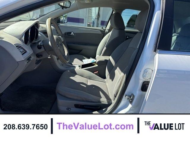 Chevrolet Malibu  2012