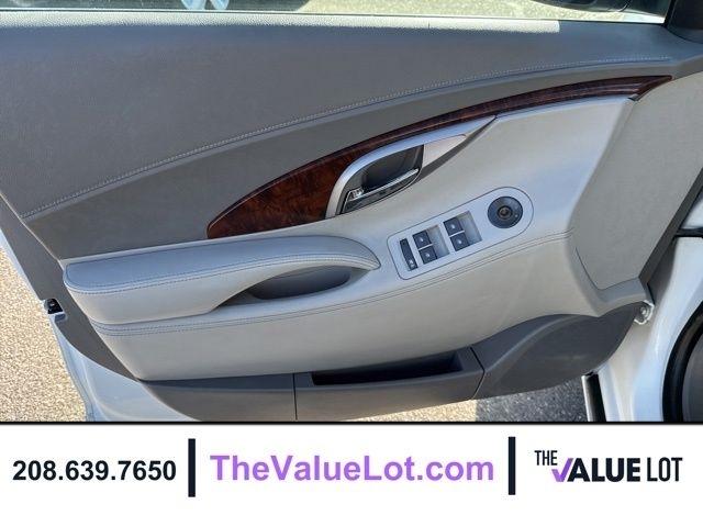 Buick LaCrosse  2010