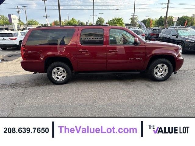 Chevrolet Suburban  2010