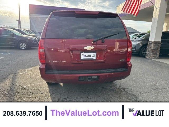 Chevrolet Suburban  2010