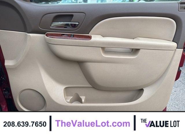 Chevrolet Suburban  2010