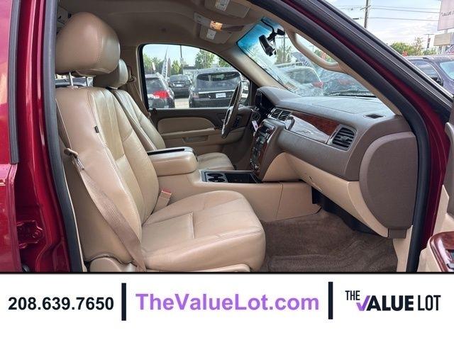 Chevrolet Suburban  2010