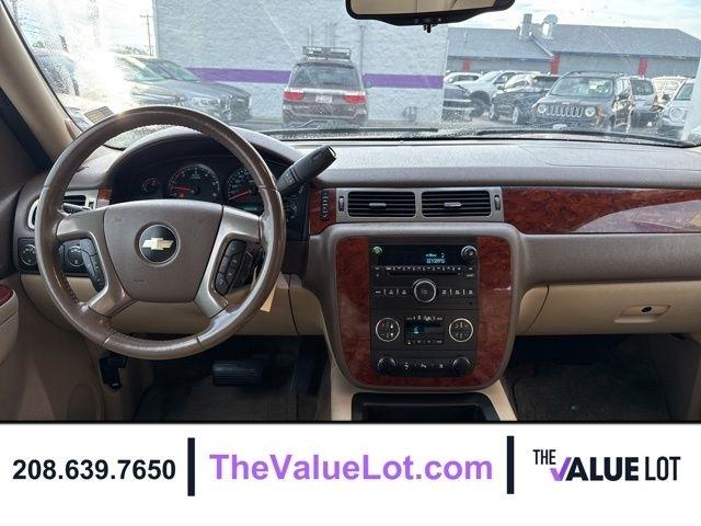 Chevrolet Suburban  2010