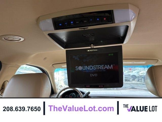 Chevrolet Suburban  2010