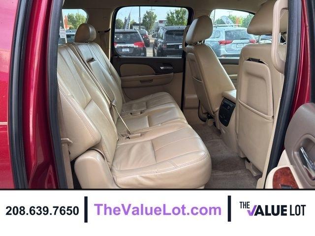 Chevrolet Suburban  2010