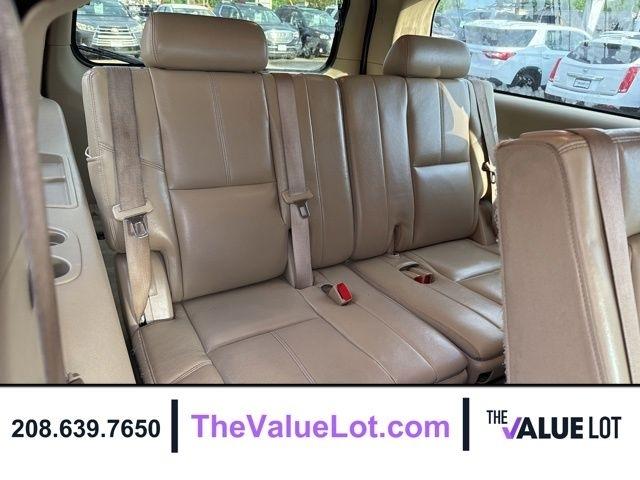 Chevrolet Suburban  2010