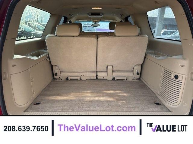 Chevrolet Suburban  2010