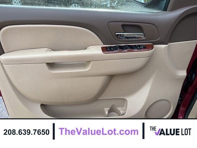 Chevrolet Suburban  2010