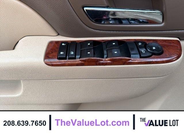 Chevrolet Suburban  2010
