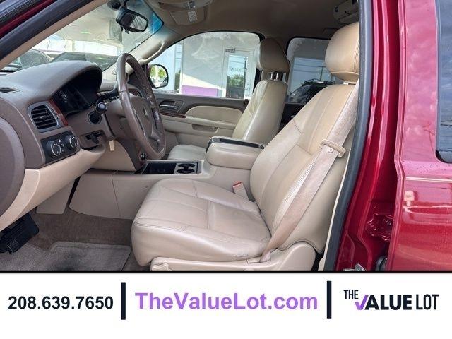Chevrolet Suburban  2010