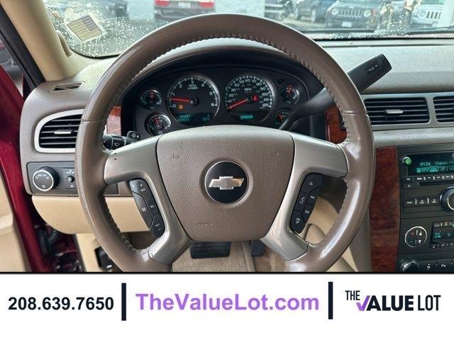 Chevrolet Suburban  2010