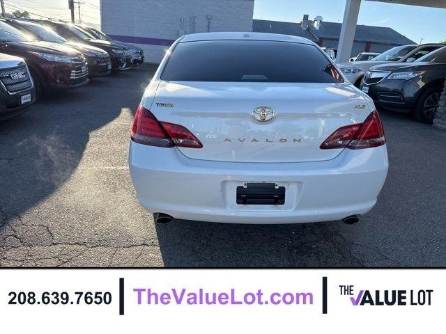 Toyota Avalon  2009