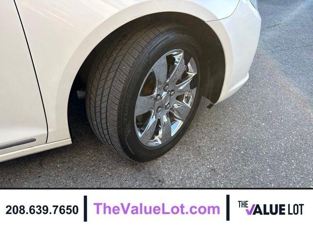 Buick LaCrosse  2010