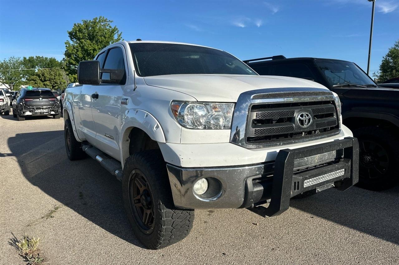 Toyota Tundra 4WD Truck  2013