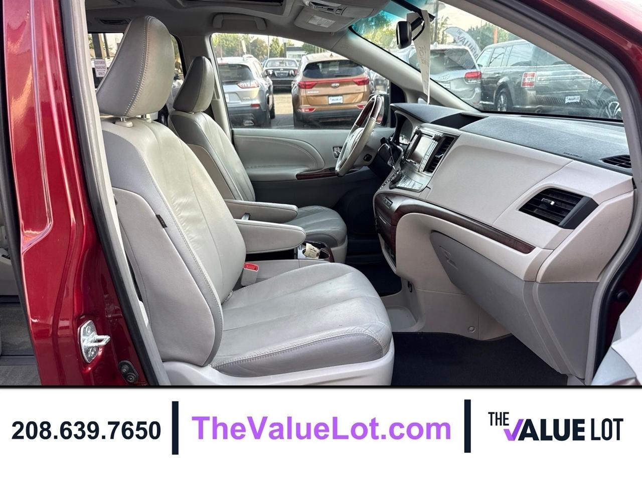 Toyota Sienna  2011