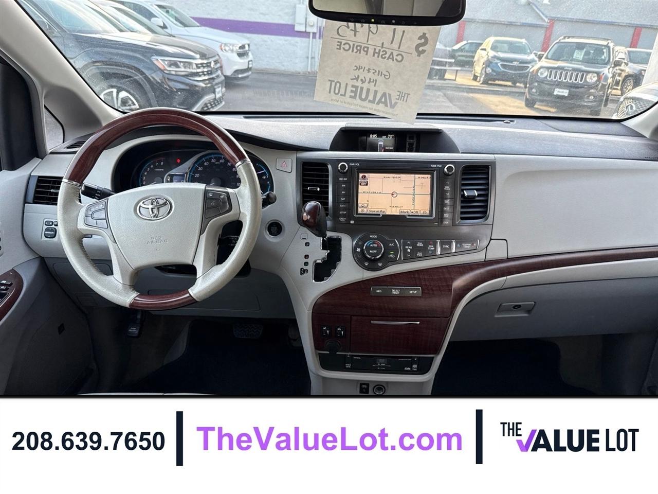 Toyota Sienna  2011