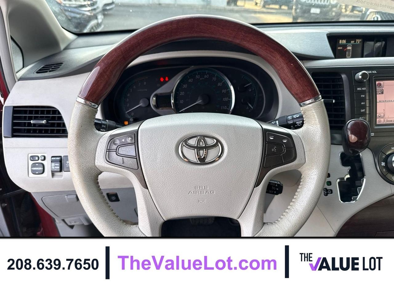 Toyota Sienna  2011