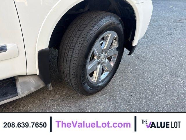 Nissan Armada  2010