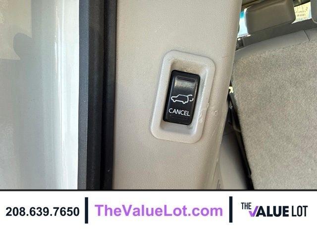Nissan Armada  2010