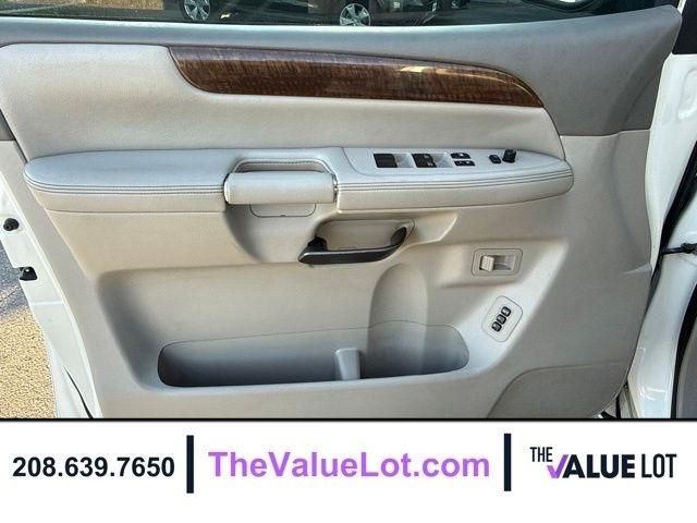 Nissan Armada  2010