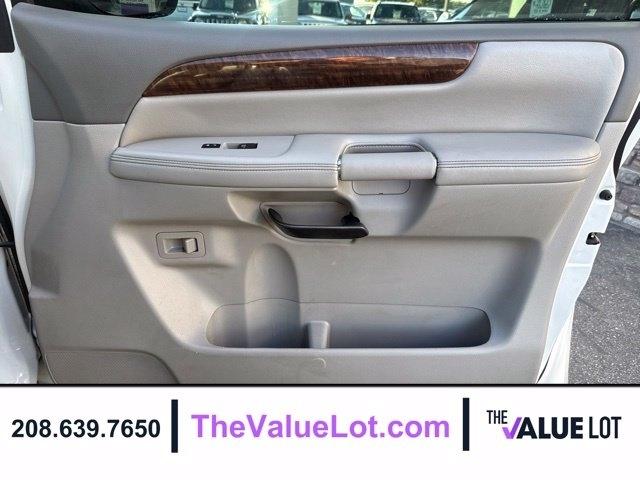 Nissan Armada  2010