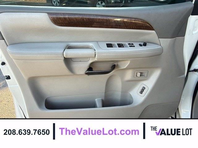 Nissan Armada  2010