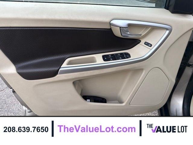 Volvo XC60  2012