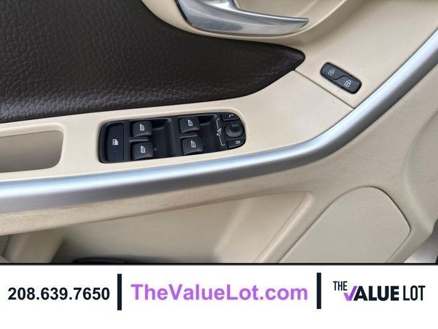 Volvo XC60  2012