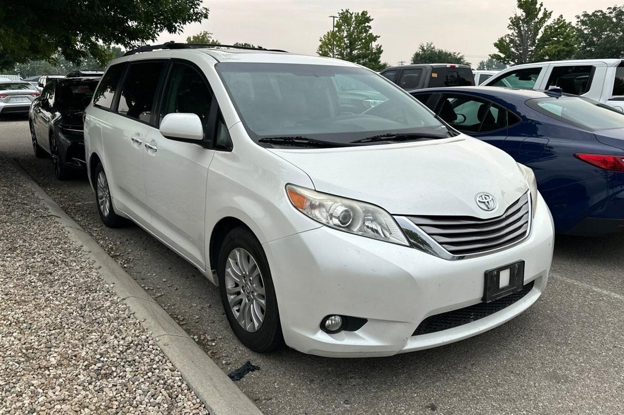 Toyota Sienna  2017