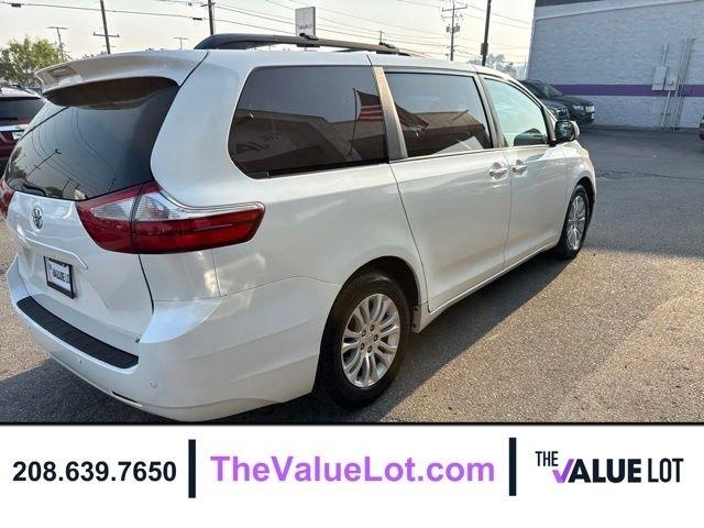 Toyota Sienna  2017