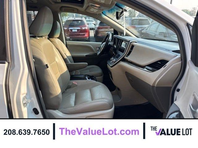 Toyota Sienna  2017