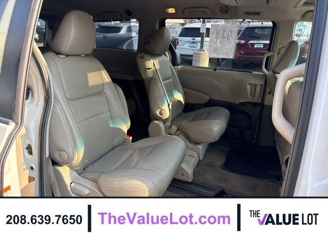 Toyota Sienna  2017