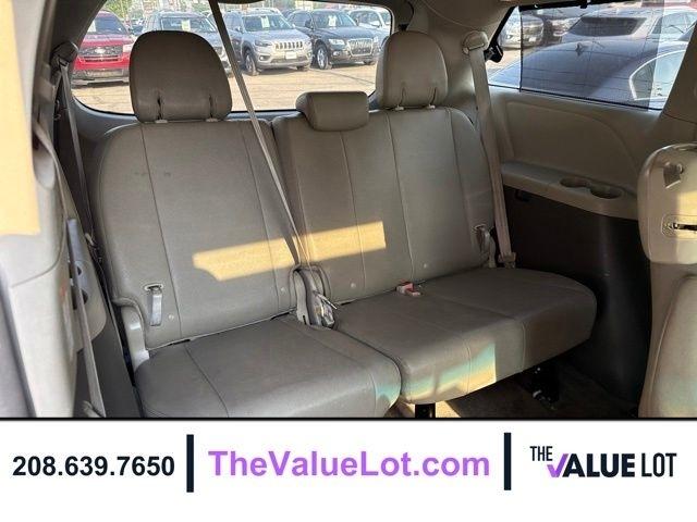 Toyota Sienna  2017