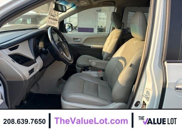 Toyota Sienna  2017