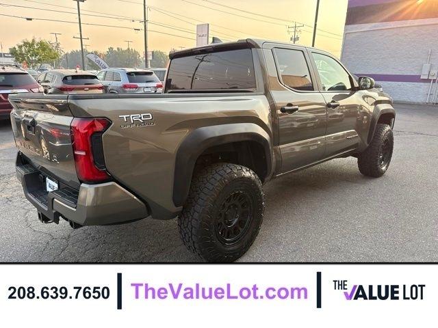Toyota Tacoma 4WD  2025