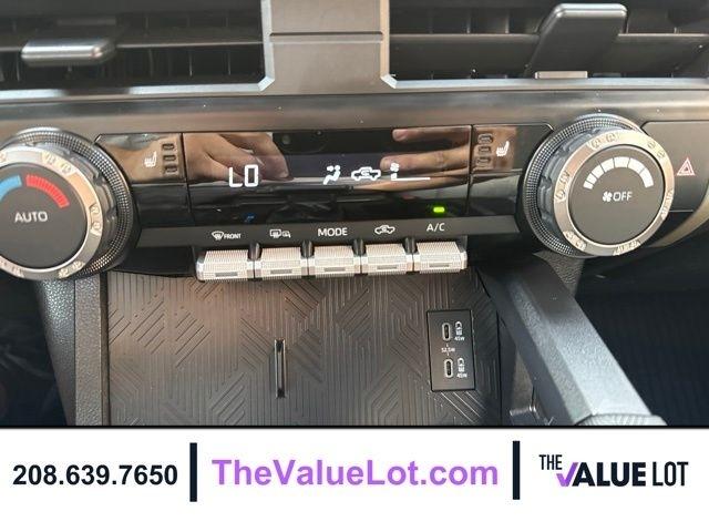 Toyota Tacoma 4WD  2025