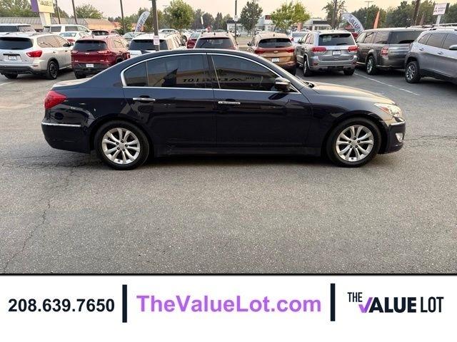Hyundai Genesis  2012