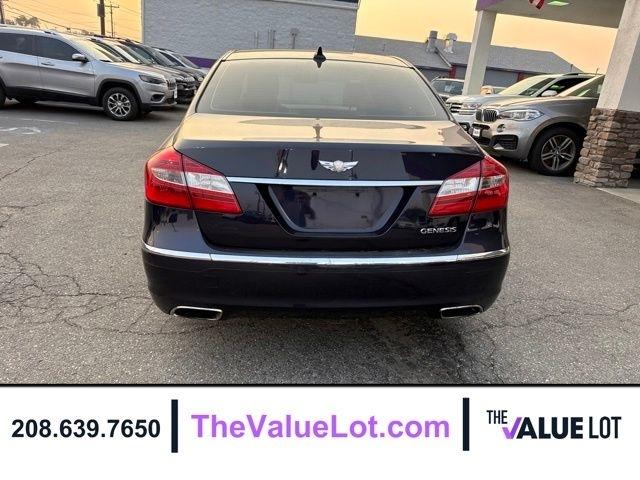 Hyundai Genesis  2012