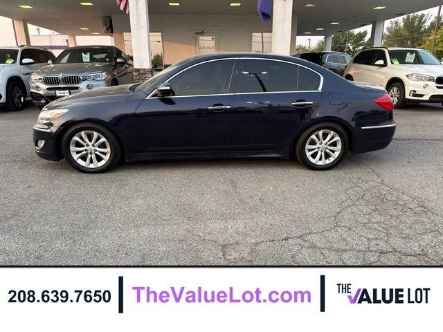 Hyundai Genesis  2012
