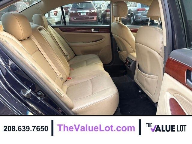 Hyundai Genesis  2012