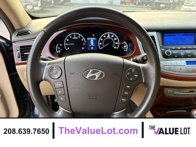 Hyundai Genesis  2012
