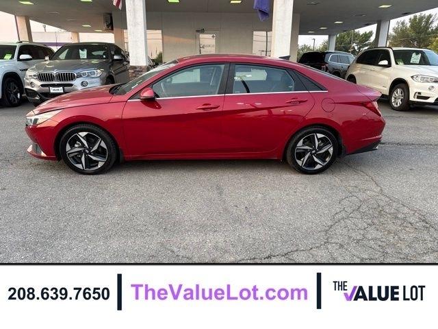 Hyundai Elantra  2022