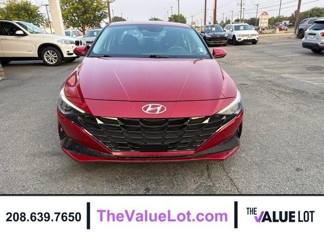 Hyundai Elantra  2022
