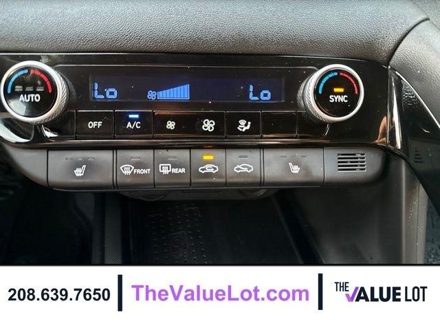 Hyundai Elantra  2022