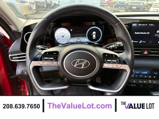 Hyundai Elantra  2022